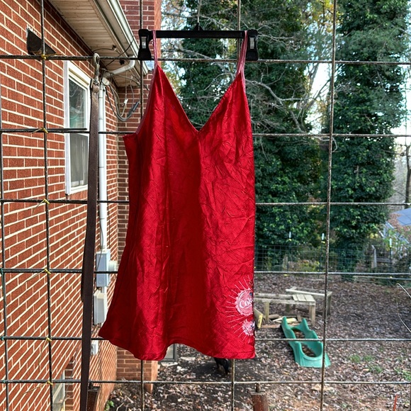 Coca-Cola Red Summer Pajama Spaghetti Strap Top V-Neck Wrinkle Material Jrs XL - Picture 10 of 16